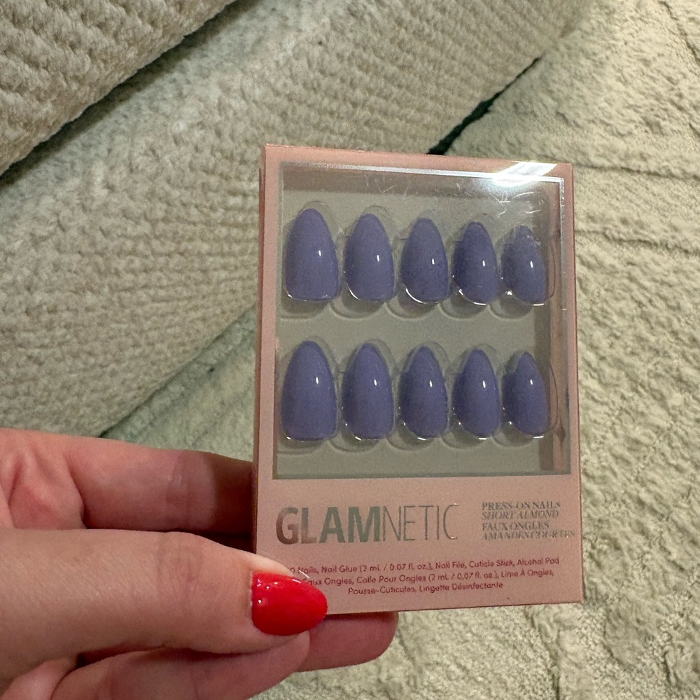 Glamnetic periwinkle short almond Press-On Nails